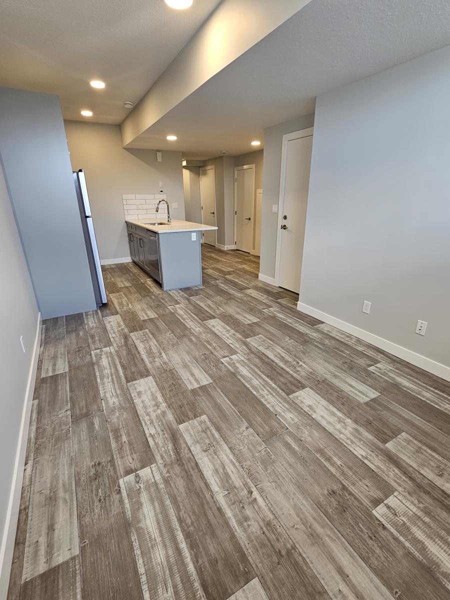 8069-8073 Cedric Mah Rd, Edmonton, Alberta