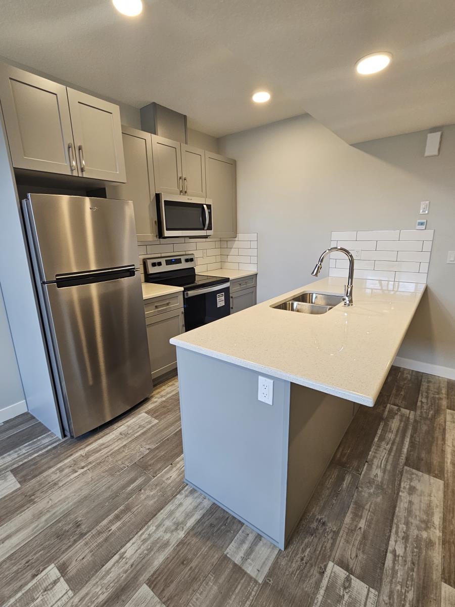 8069-8073 Cedric Mah Rd, Edmonton, Alberta