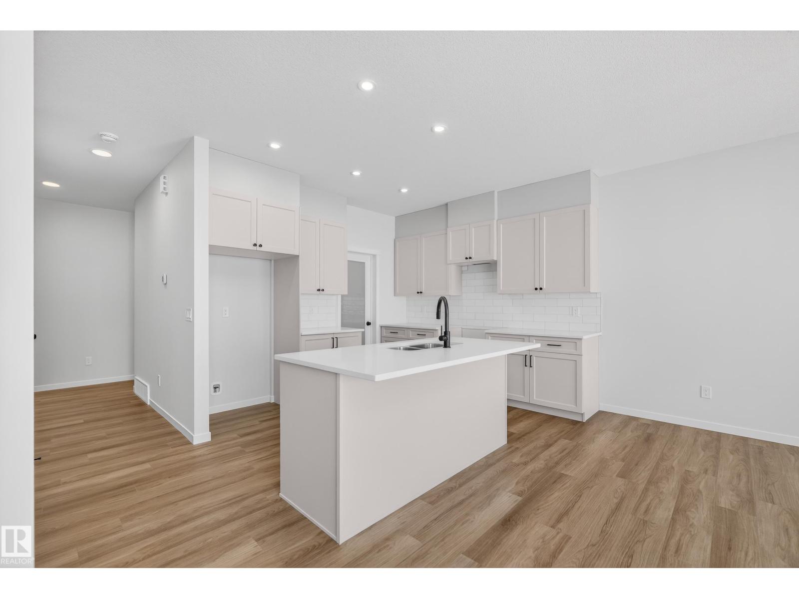 7115 177 Av Nw, Edmonton, Alberta