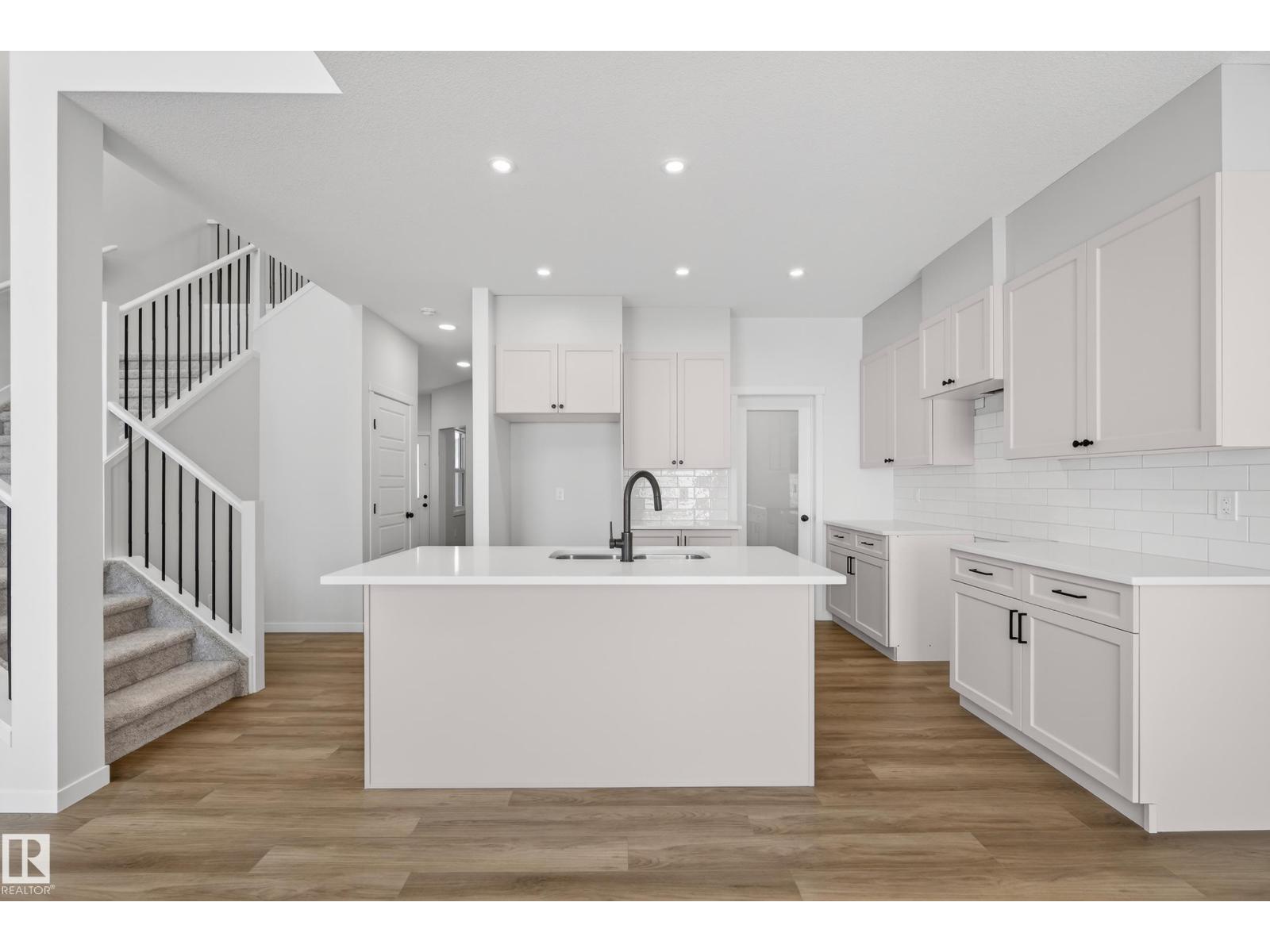 7115 177 Av Nw, Edmonton, Alberta