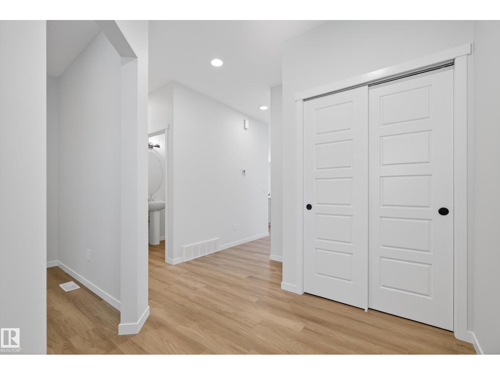 7115 177 Av Nw, Edmonton, Alberta