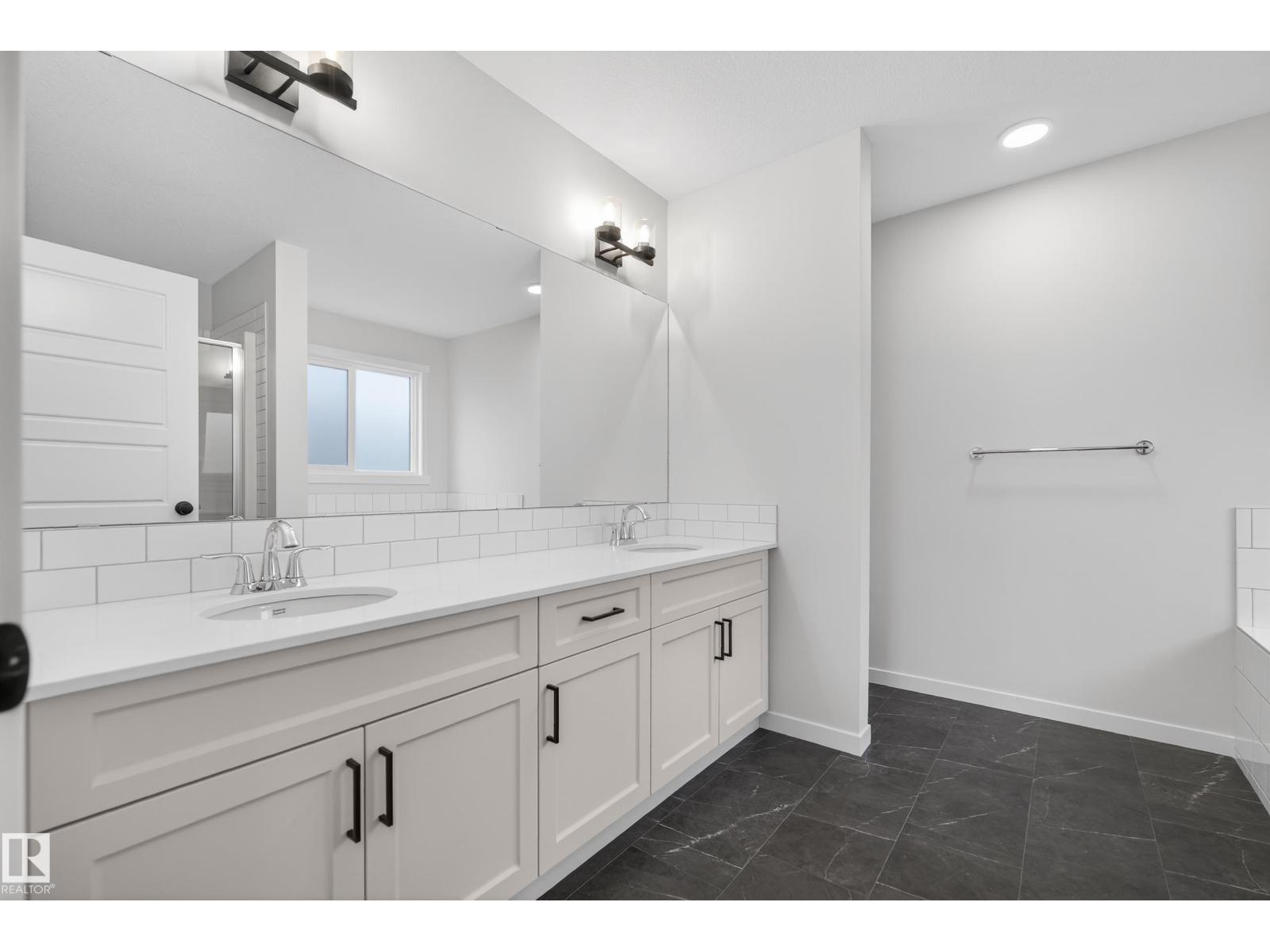 7115 177 Av Nw, Edmonton, Alberta