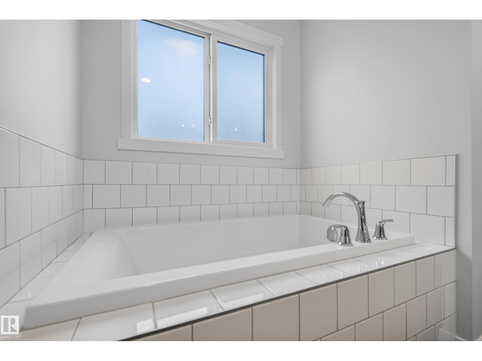 7115 177 Av Nw, Edmonton, Alberta