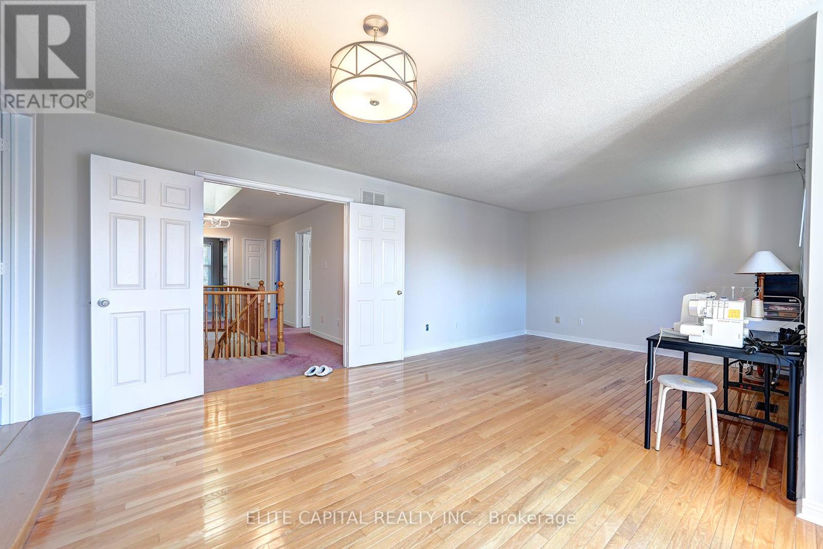 36 Ashcott Street, Toronto (milliken), Ontario