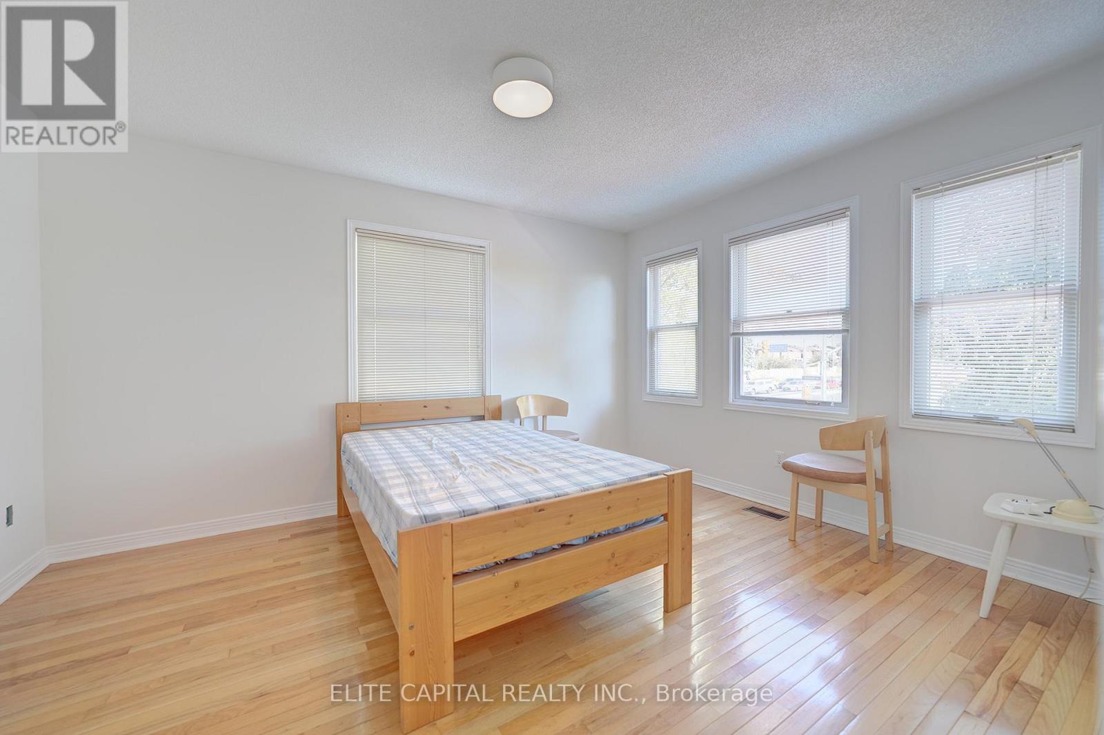 36 Ashcott Street, Toronto (milliken), Ontario