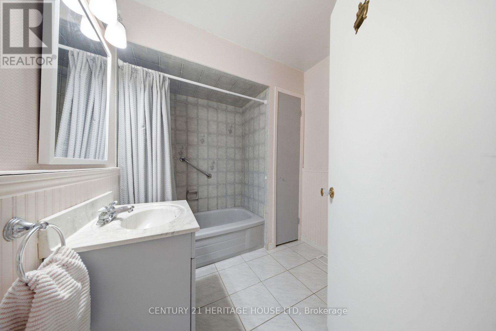 44 Curtis Street, Brantford, Ontario