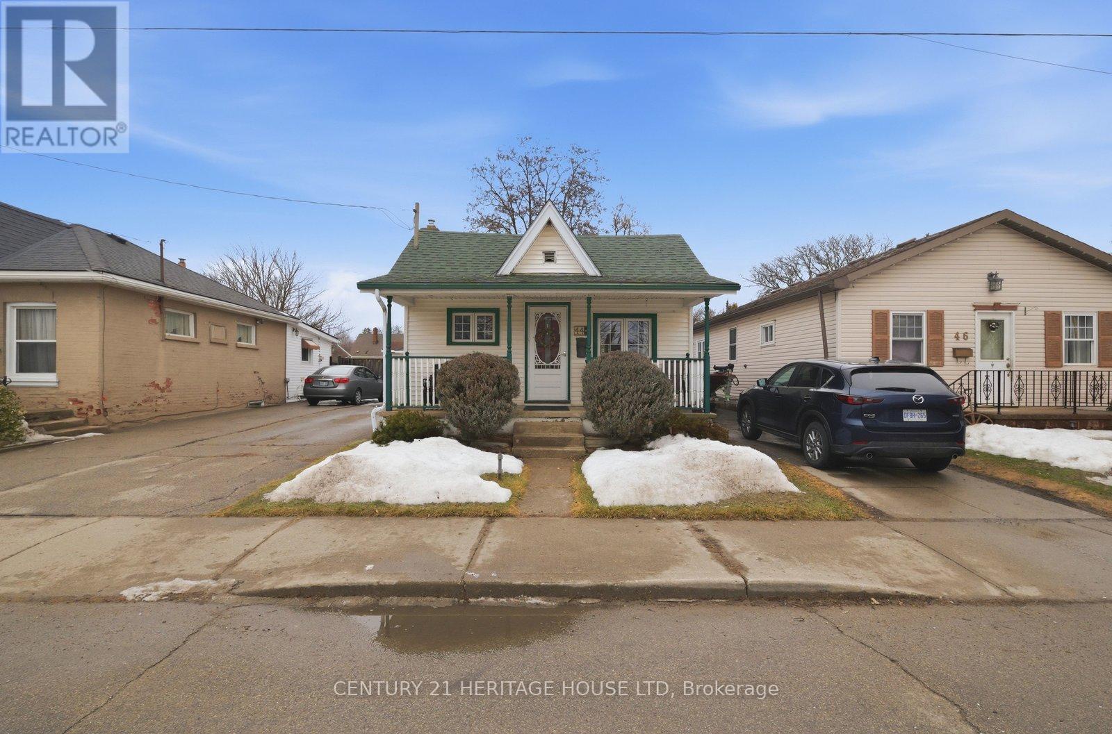 44 Curtis Street, Brantford, Ontario