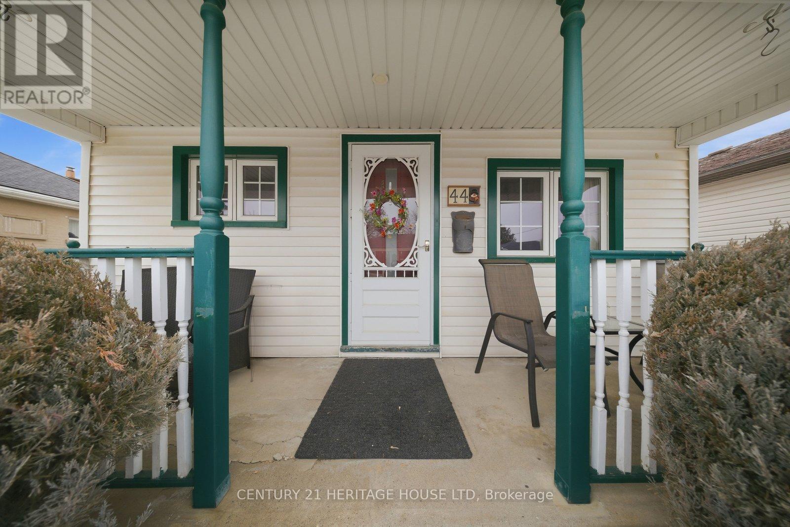 44 Curtis Street, Brantford, Ontario