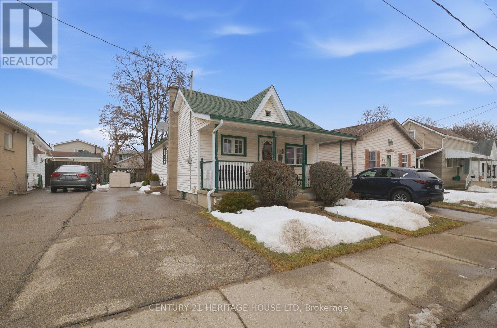 44 Curtis Street, Brantford, Ontario