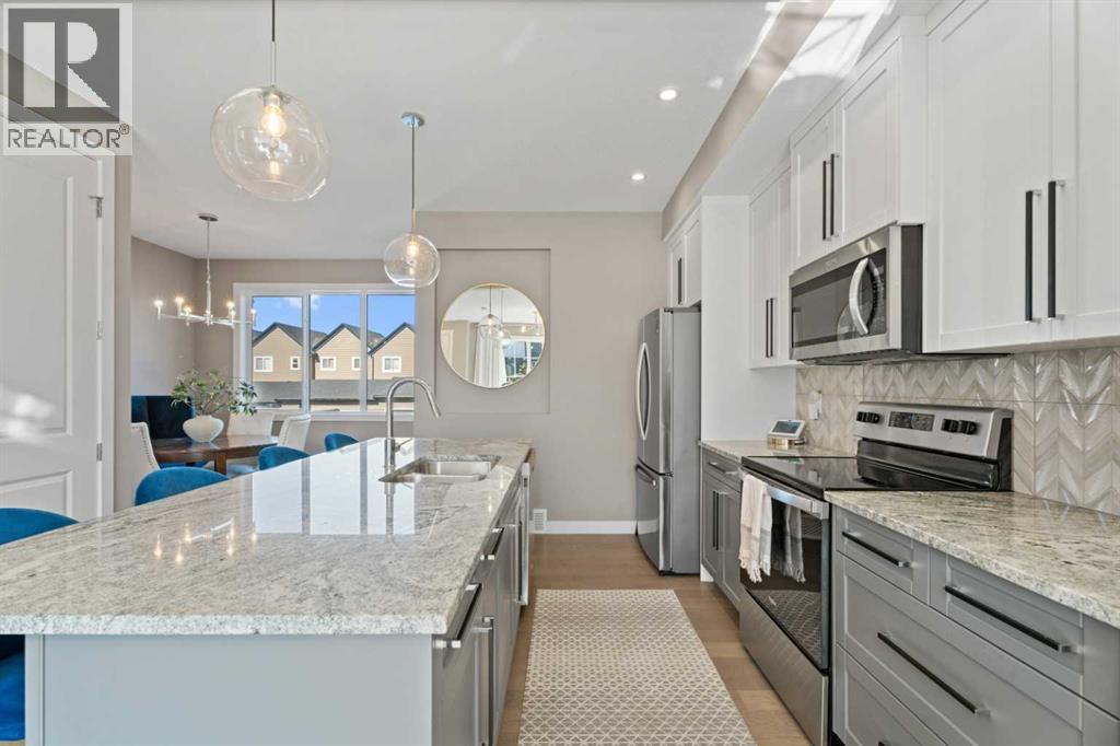 332 Lawthorn Way Se, Airdrie, Alberta