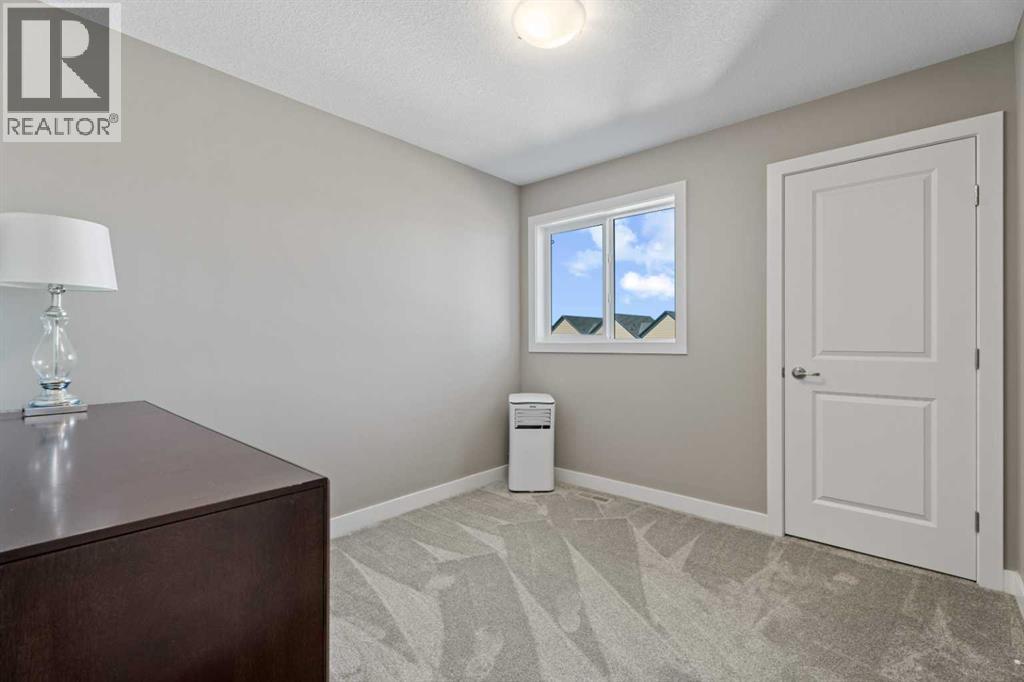 332 Lawthorn Way Se, Airdrie, Alberta