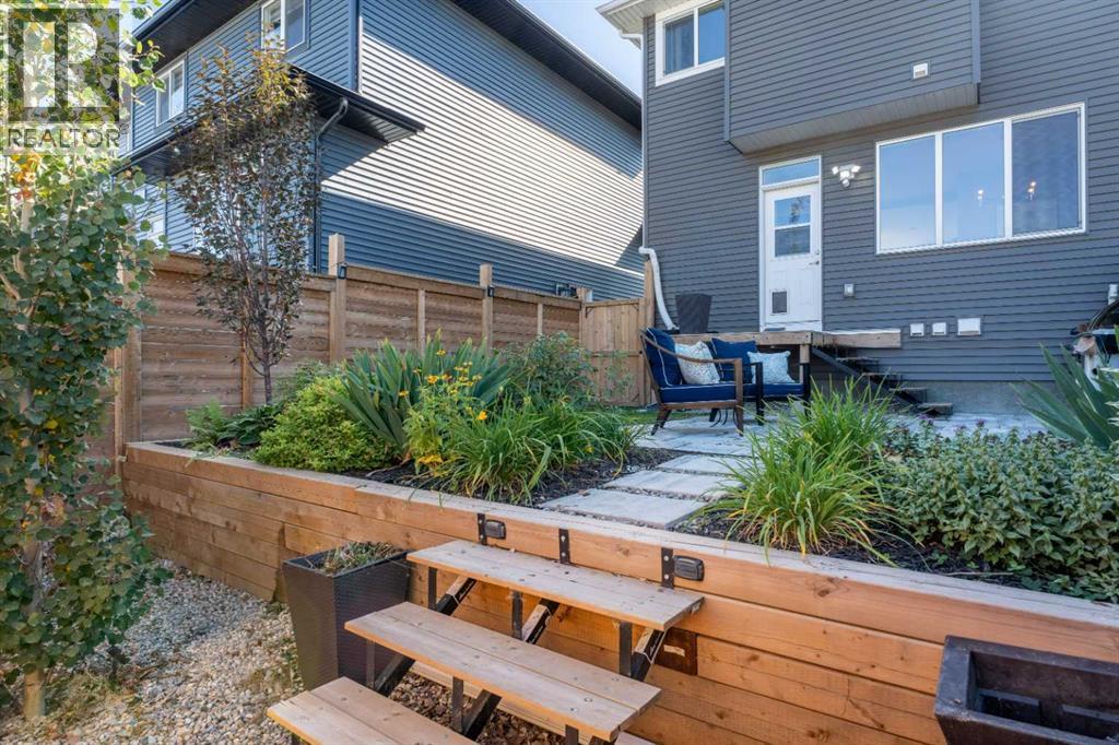 332 Lawthorn Way Se, Airdrie, Alberta