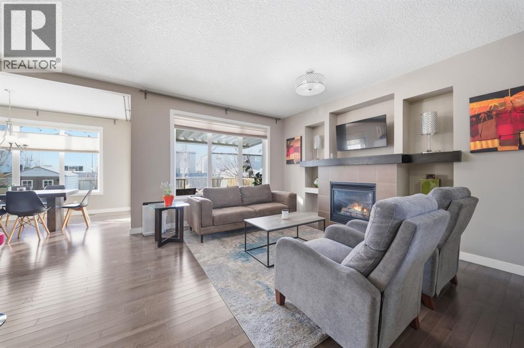 639 Copperpond Circle Se, Calgary, Alberta