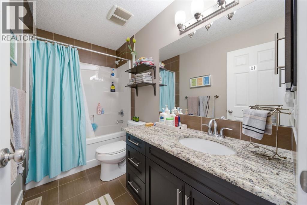 639 Copperpond Circle Se, Calgary, Alberta