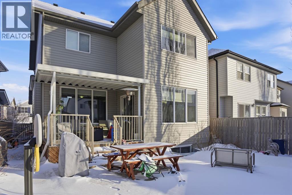 639 Copperpond Circle Se, Calgary, Alberta