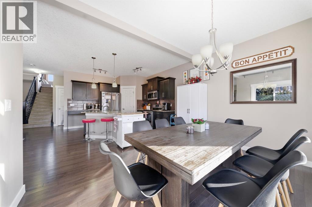 639 Copperpond Circle Se, Calgary, Alberta