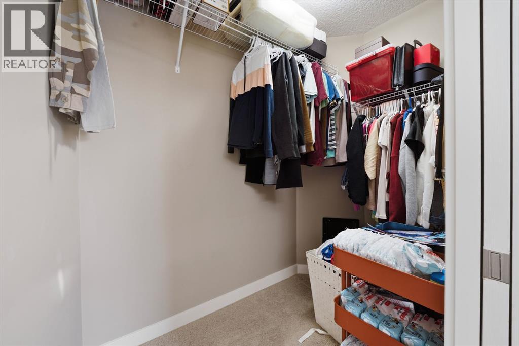 639 Copperpond Circle Se, Calgary, Alberta