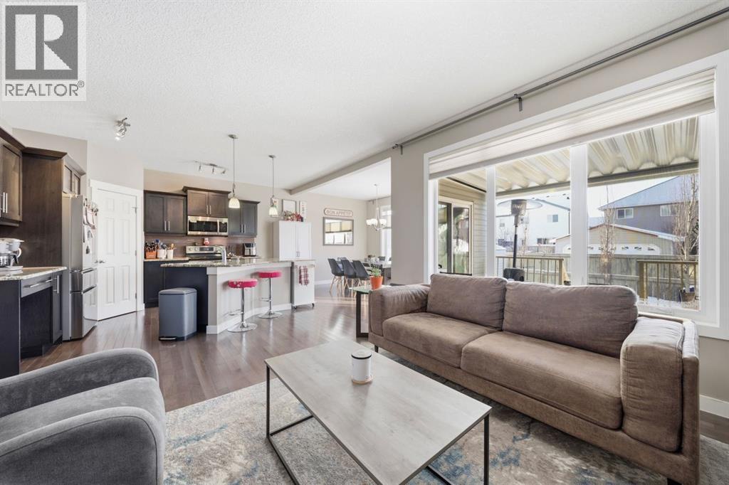 639 Copperpond Circle Se, Calgary, Alberta