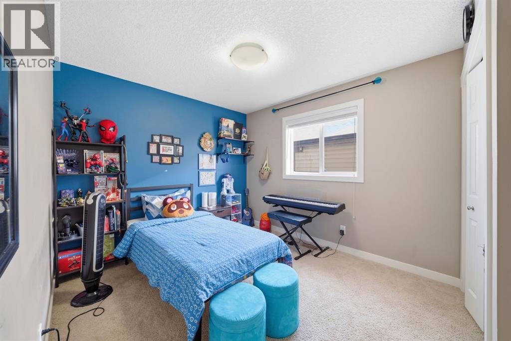 639 Copperpond Circle Se, Calgary, Alberta