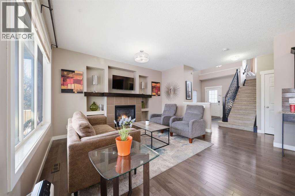 639 Copperpond Circle Se, Calgary, Alberta