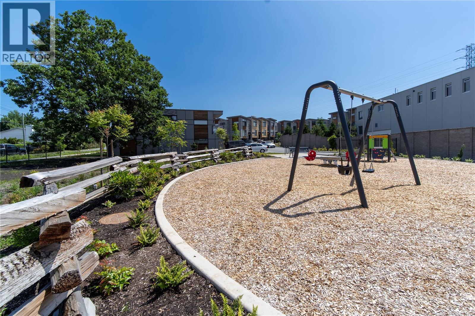 17 4253 Dieppe Rd, Saanich, British Columbia