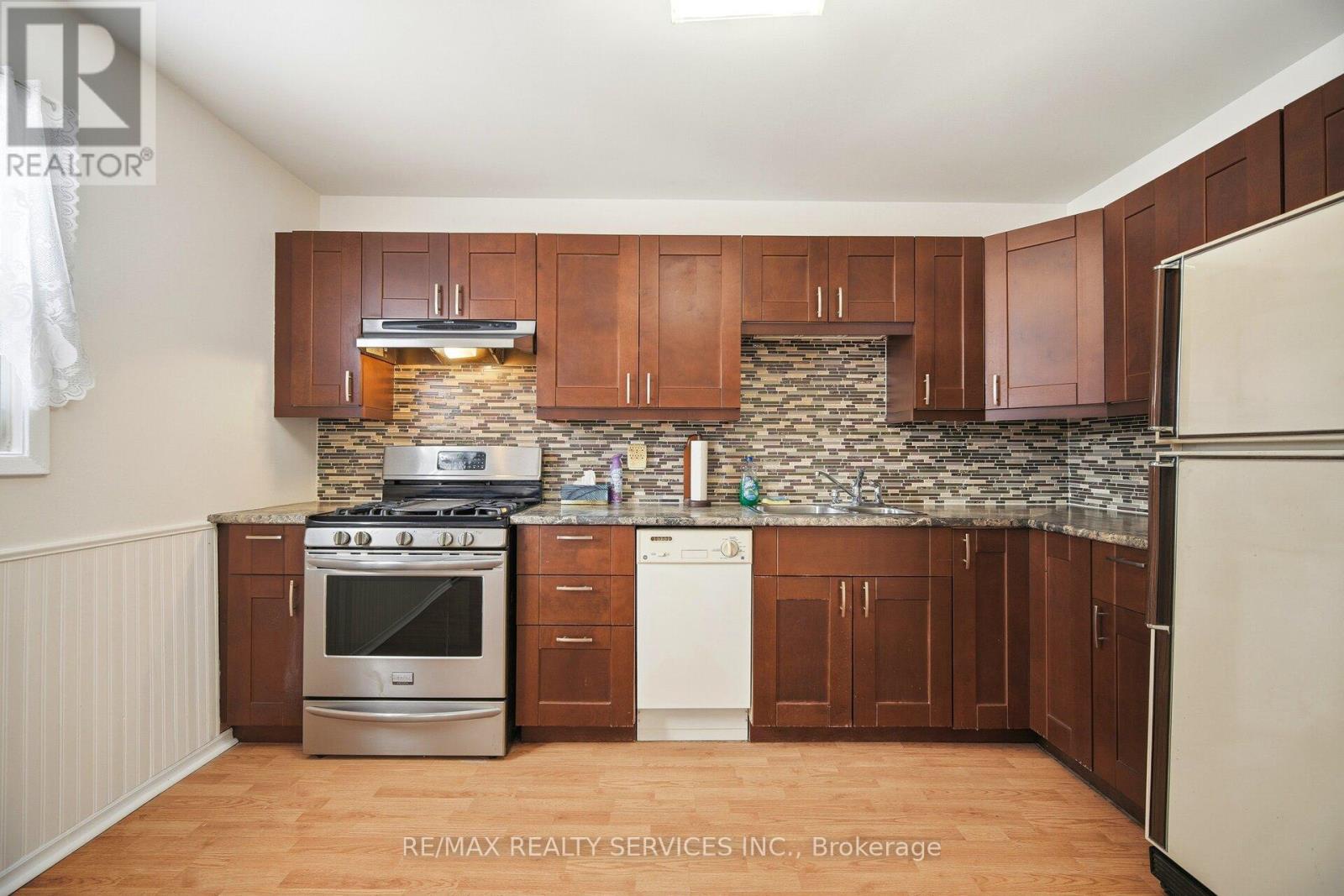 4 Huntington Court, Brampton (central Park), Ontario