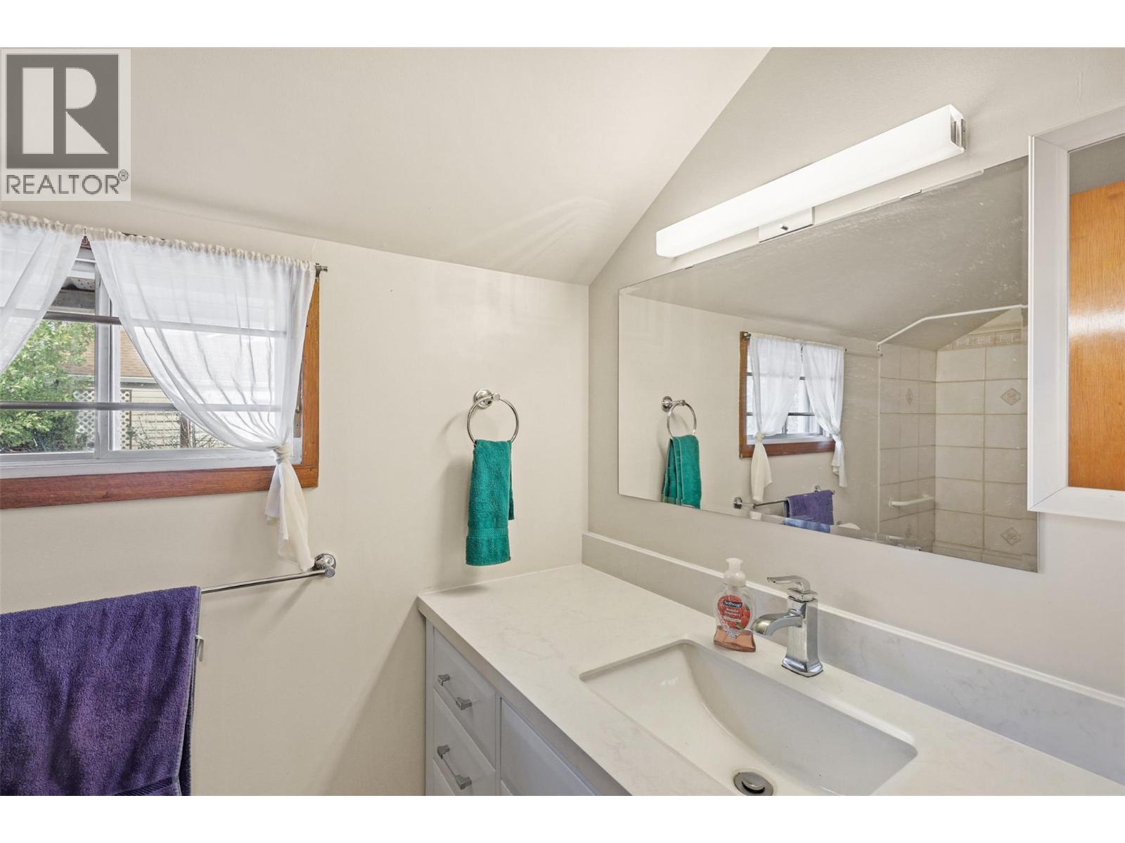 376 Alexander Avenue, Kamloops, British Columbia