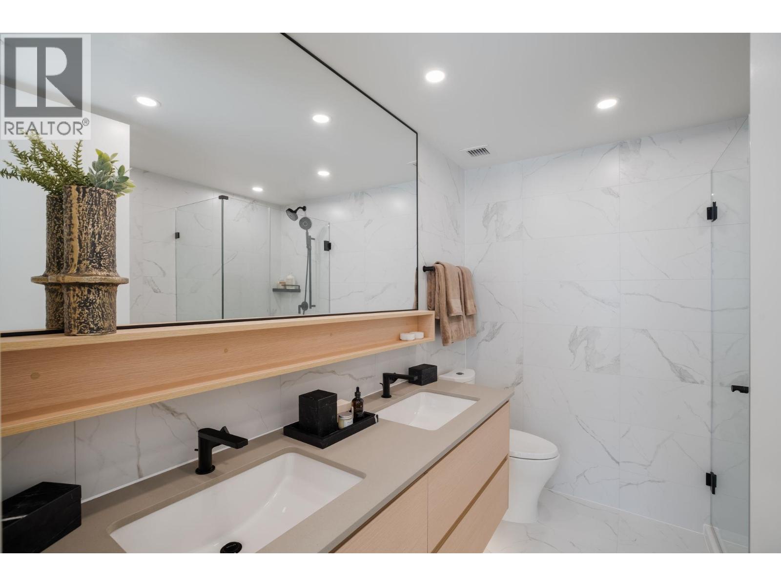 414 310 Salter Street, New Westminster, British Columbia