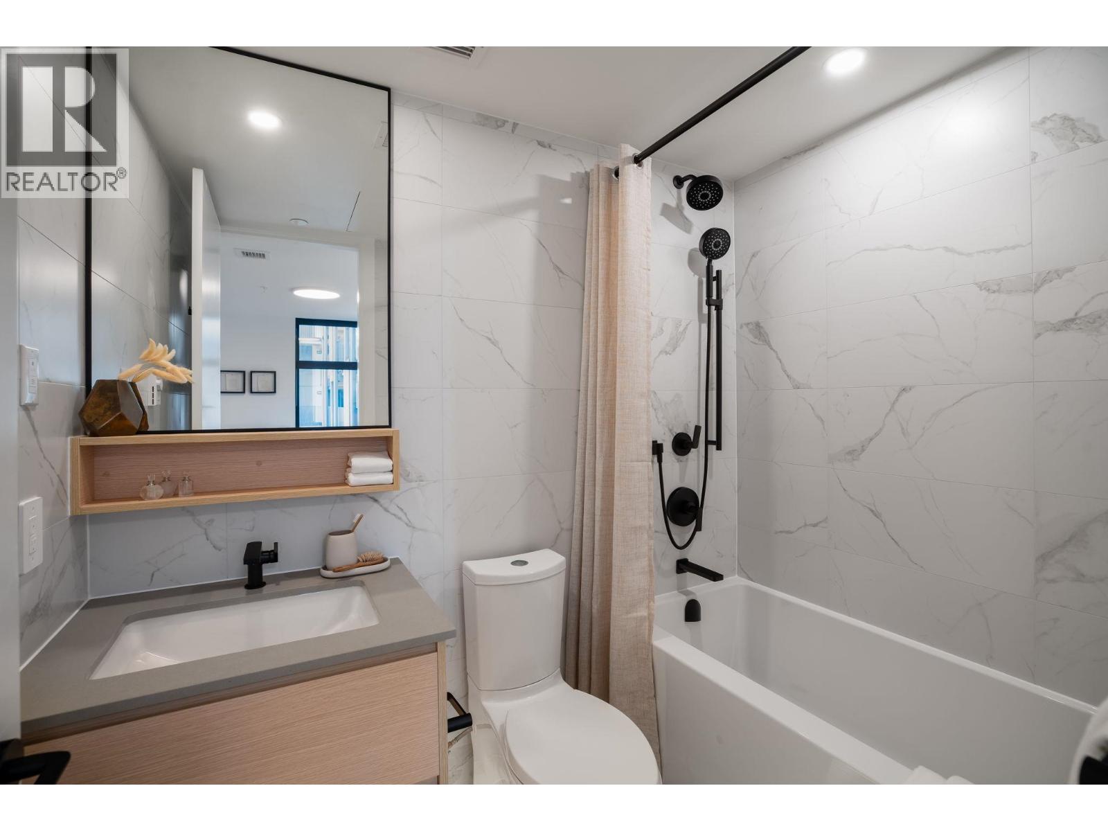 414 310 Salter Street, New Westminster, British Columbia