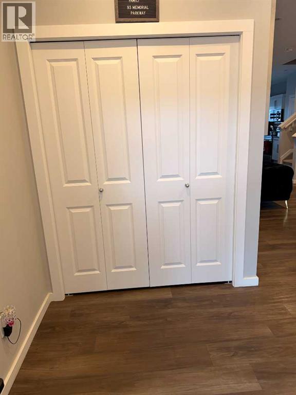 93 Memorial Parkway, Rural Red Deer County, Alberta