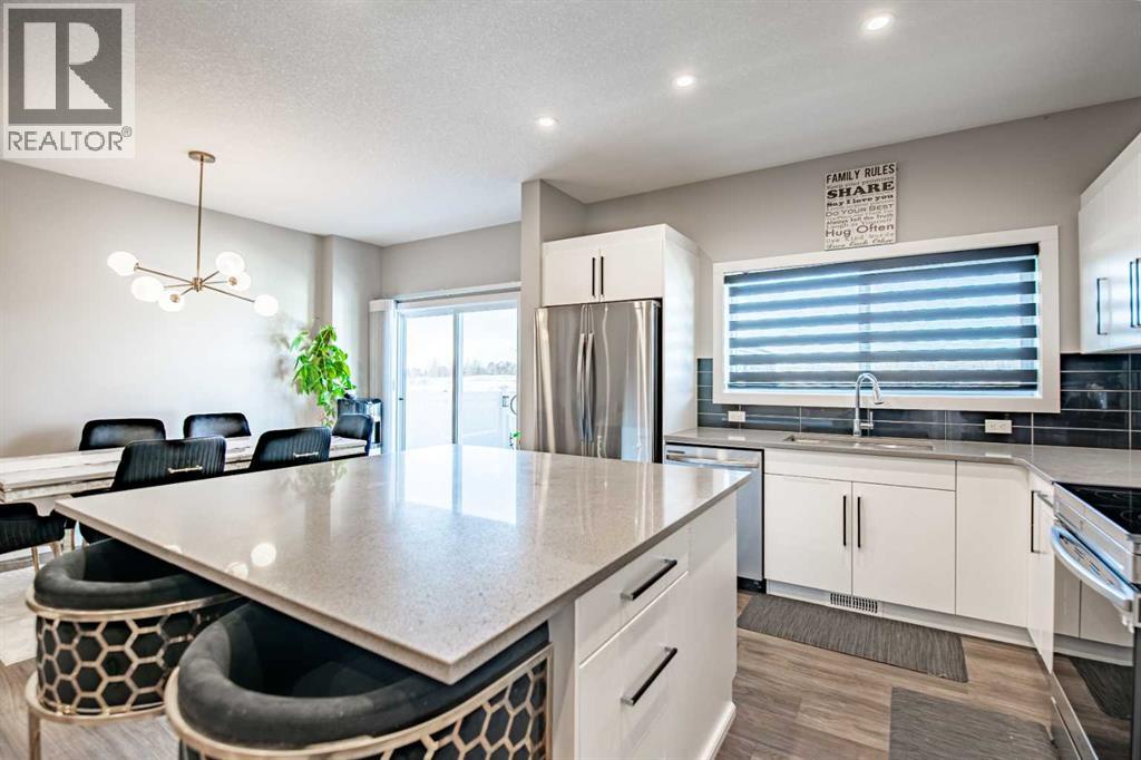 93 Memorial Parkway, Rural Red Deer County, Alberta