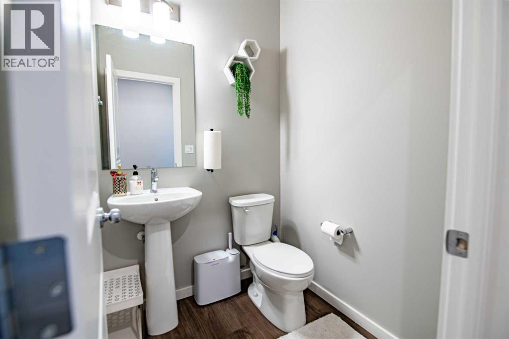 93 Memorial Parkway, Rural Red Deer County, Alberta