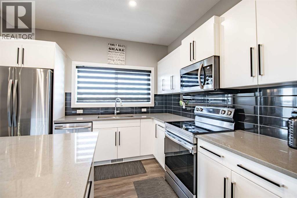 93 Memorial Parkway, Rural Red Deer County, Alberta