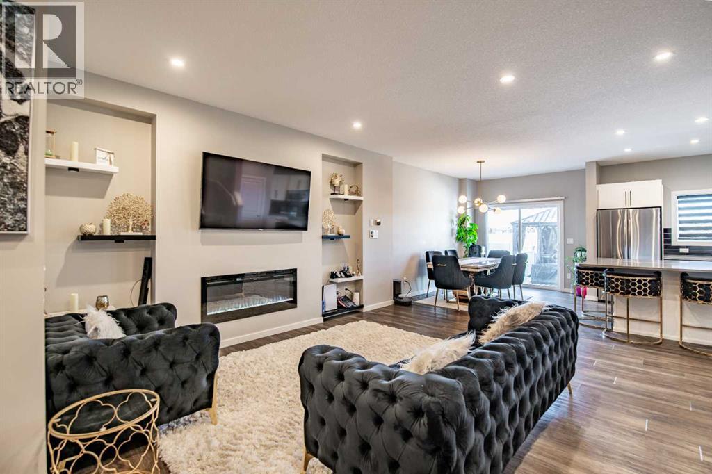 93 Memorial Parkway, Rural Red Deer County, Alberta