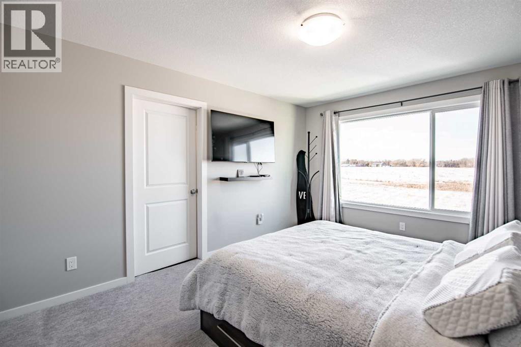 93 Memorial Parkway, Rural Red Deer County, Alberta