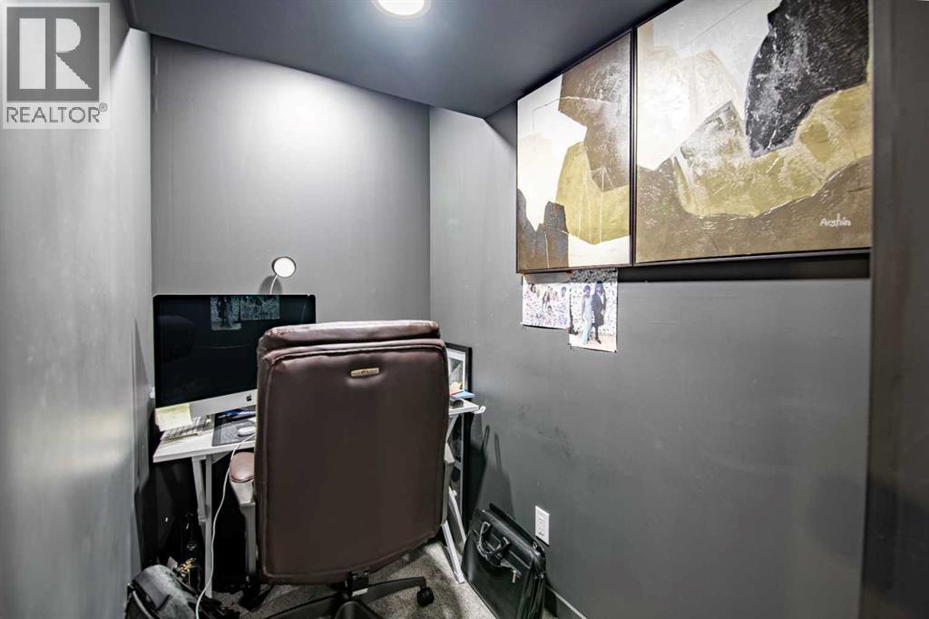 93 Memorial Parkway, Rural Red Deer County, Alberta