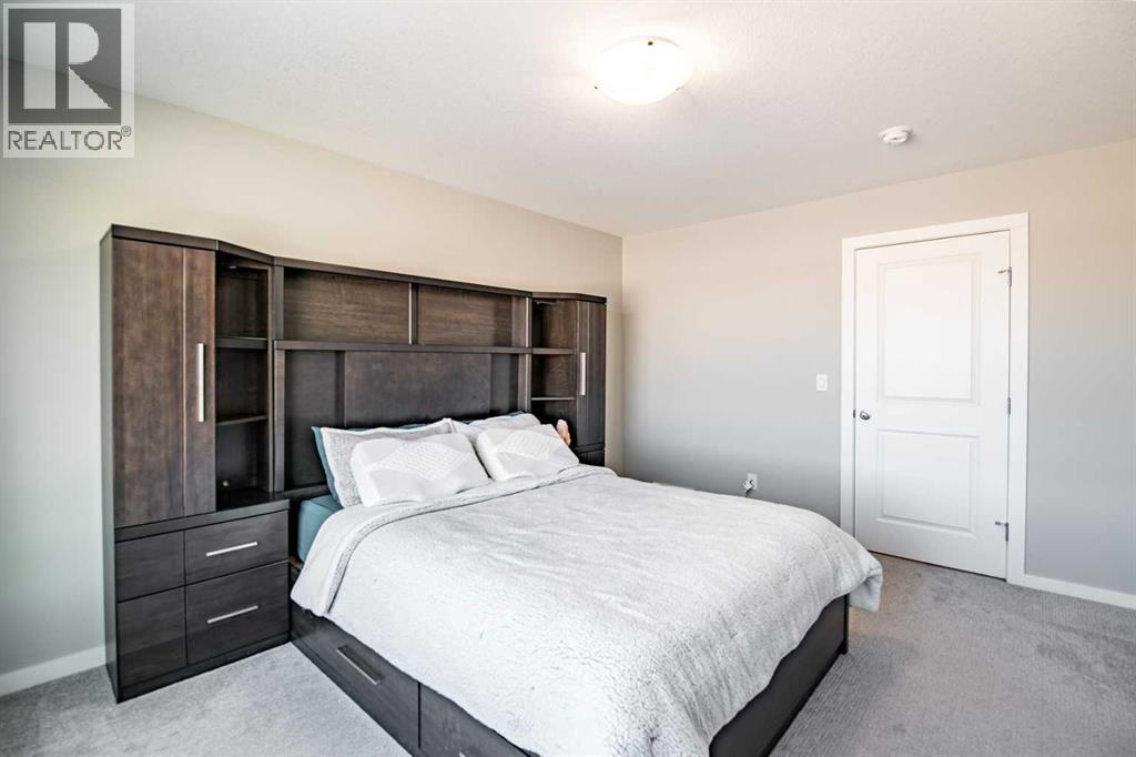 93 Memorial Parkway, Rural Red Deer County, Alberta