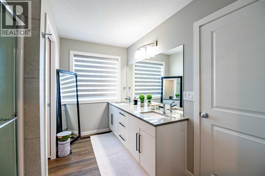 93 Memorial Parkway, Rural Red Deer County, Alberta