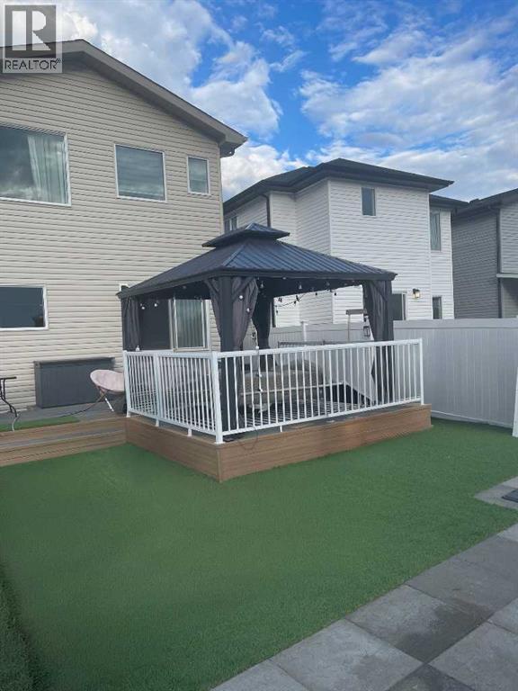 93 Memorial Parkway, Rural Red Deer County, Alberta