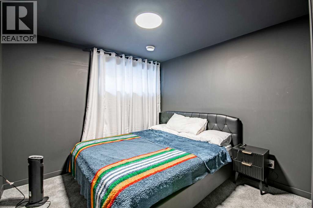 93 Memorial Parkway, Rural Red Deer County, Alberta