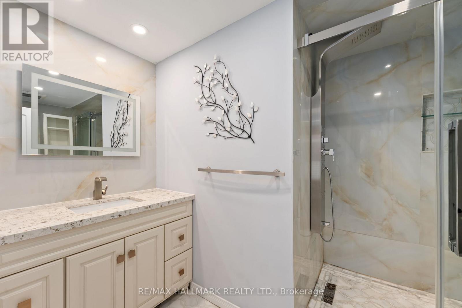 21 King High Avenue, Toronto (clanton Park), Ontario