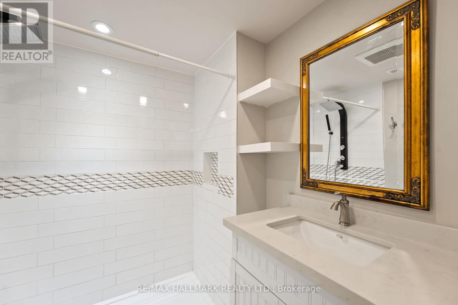 21 King High Avenue, Toronto (clanton Park), Ontario