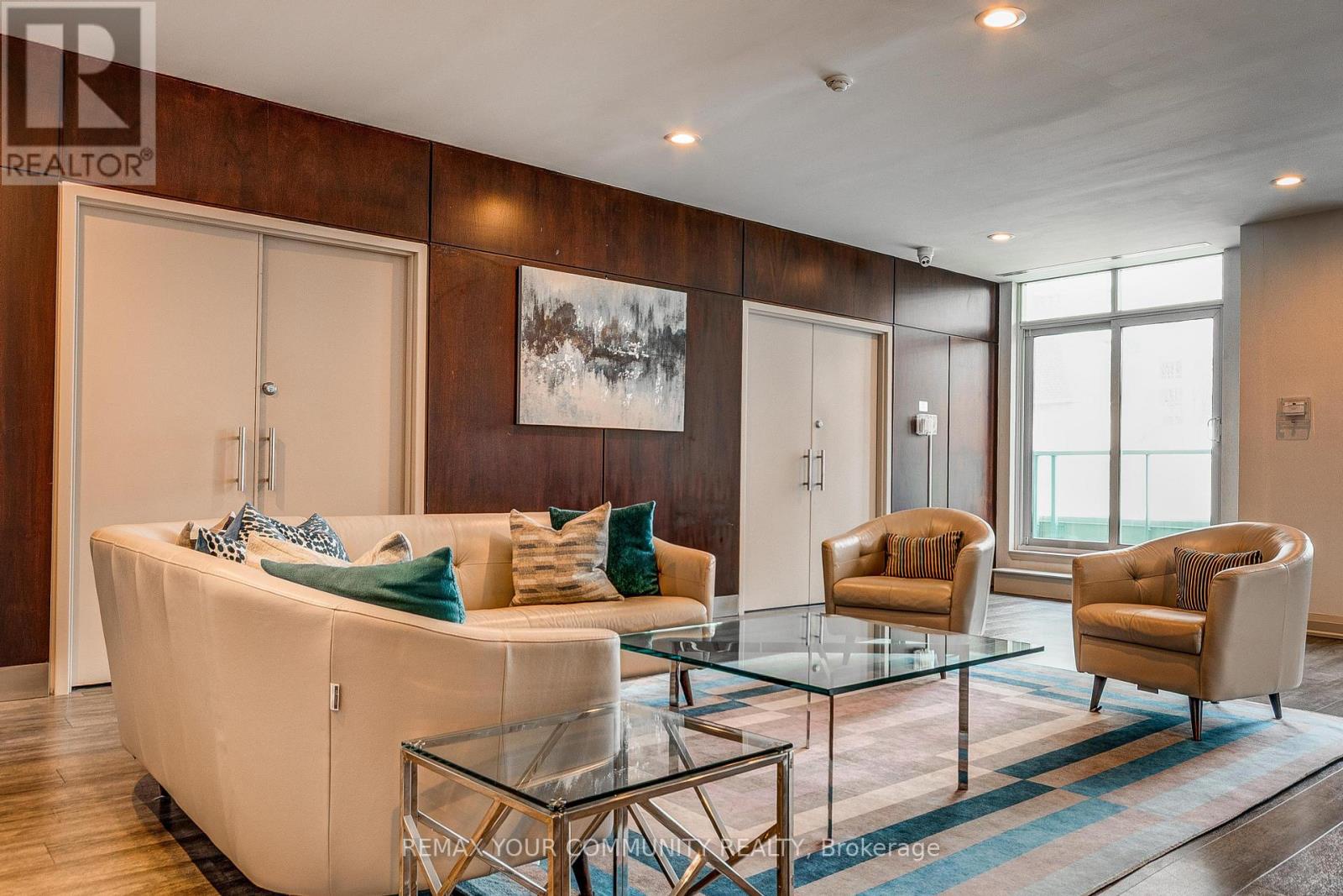 813 - 17 Barberry Place, Toronto (bayview Village), Ontario