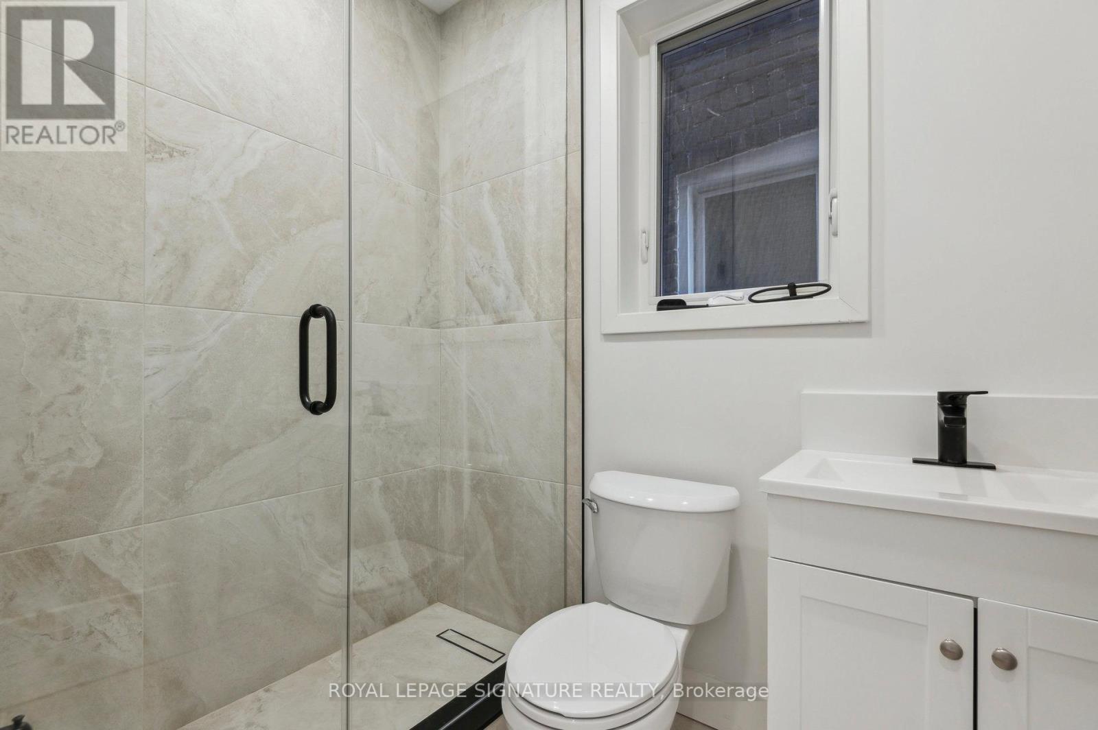 176 Gillard Avenue, Toronto (greenwood-coxwell), Ontario