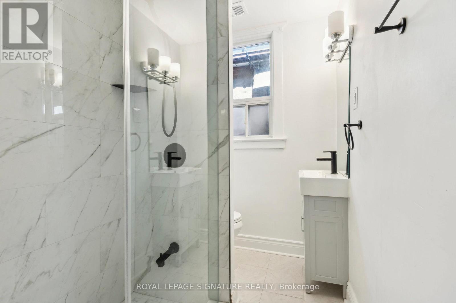 176 Gillard Avenue, Toronto (greenwood-coxwell), Ontario