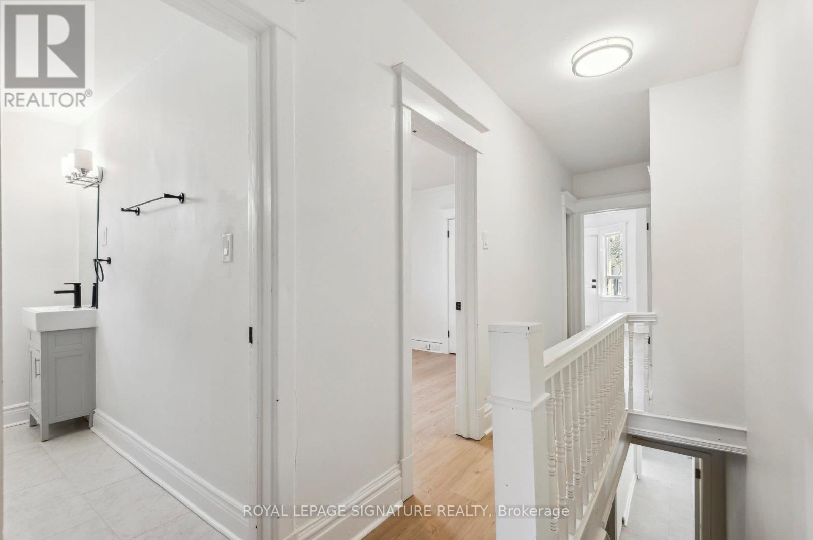 176 Gillard Avenue, Toronto (greenwood-coxwell), Ontario