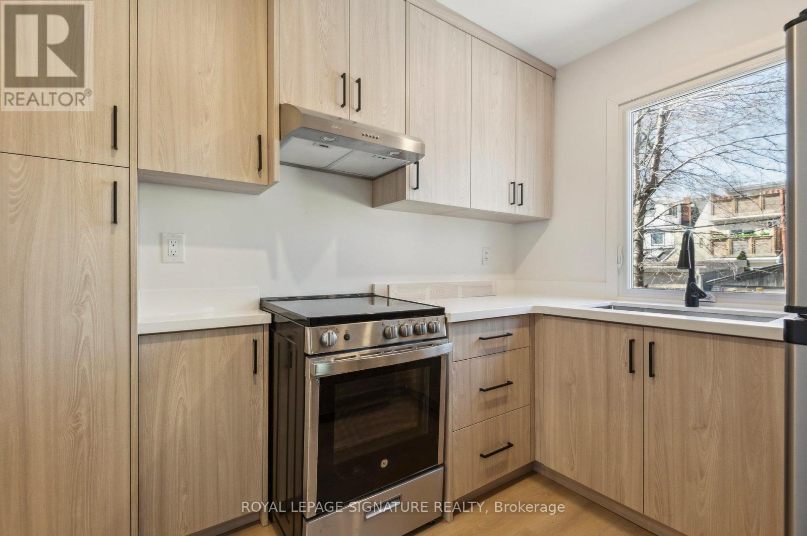 176 Gillard Avenue, Toronto (greenwood-coxwell), Ontario