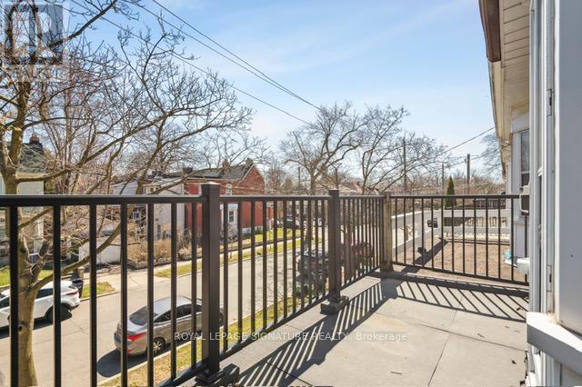 176 Gillard Avenue, Toronto (greenwood-coxwell), Ontario