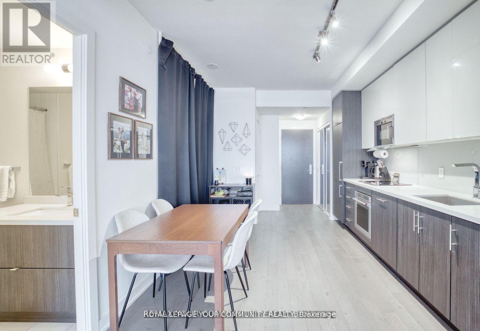 1711 - 330 Richmond Street W, Toronto (waterfront Communities), Ontario