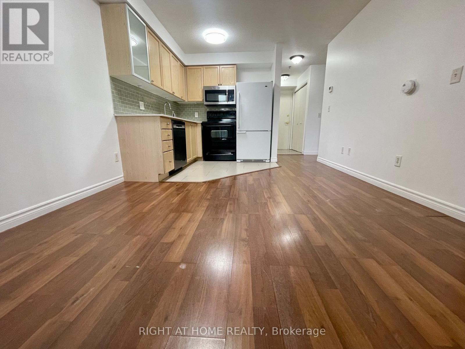 128 - 684 Warden Avenue, Toronto (clairlea-birchmount), Ontario